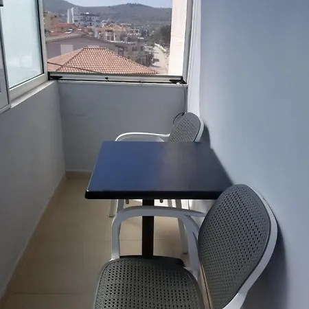 Klevis شقة كساميل